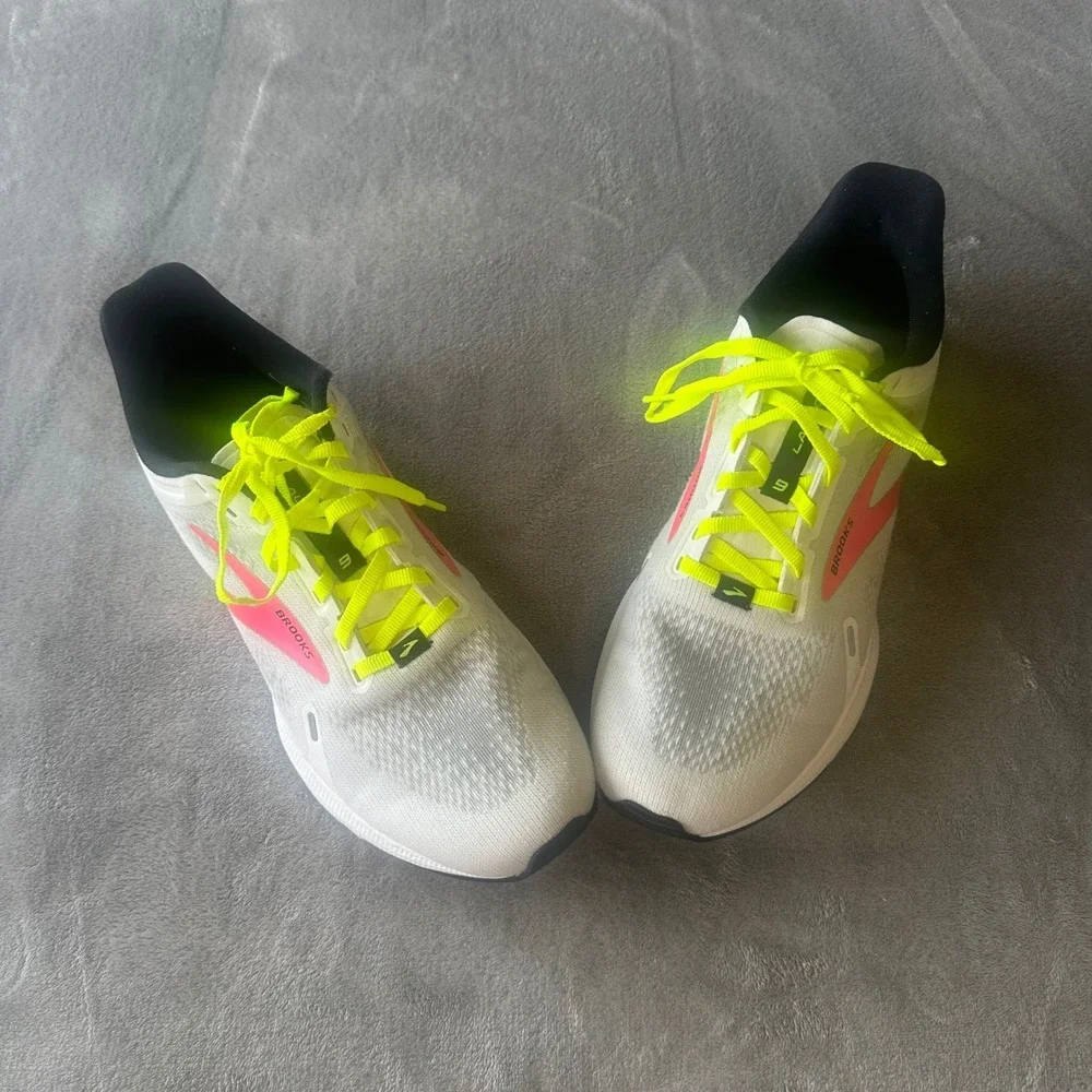 Brooks launch running